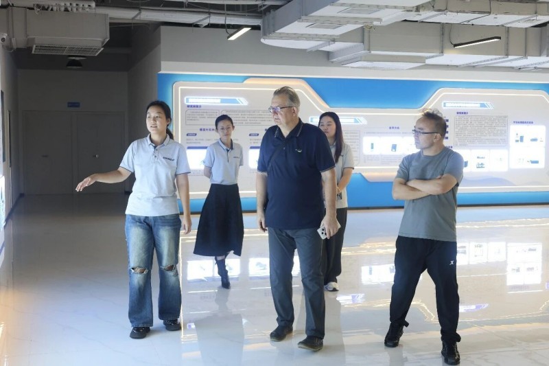 俄罗斯国际业务专家Igor Kudryashov莅临雷神研究院，共拓半导体技术合作新局