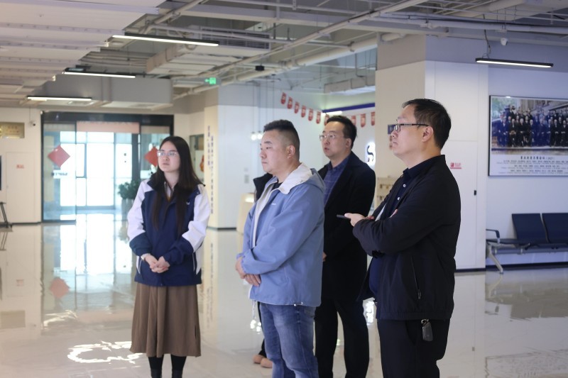 河南数字郑东信息科技有限公司总经理王浩学一行莅临雷神研究院参观交流